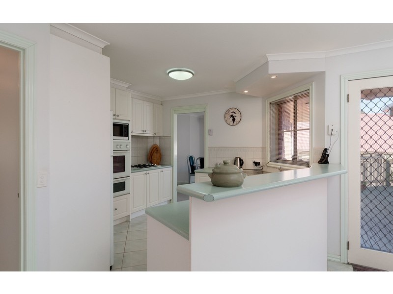 27 Blue Ridge Drive, Mooroolbark VIC 3138