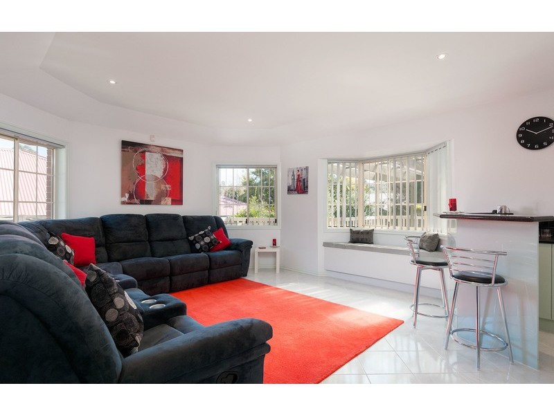 27 Blue Ridge Drive, Mooroolbark VIC 3138