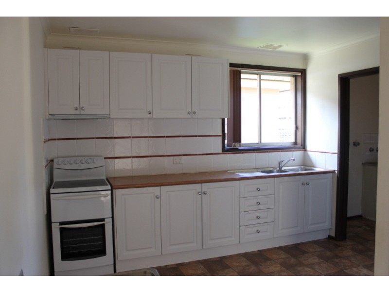 2/18 Barkly Street, Ringwood VIC 3134