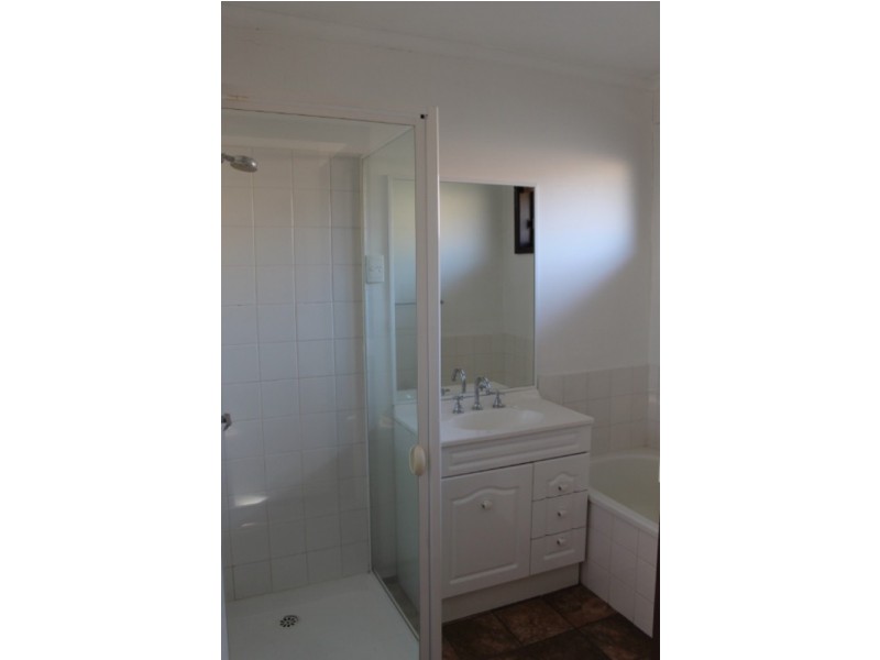 2/18 Barkly Street, Ringwood VIC 3134