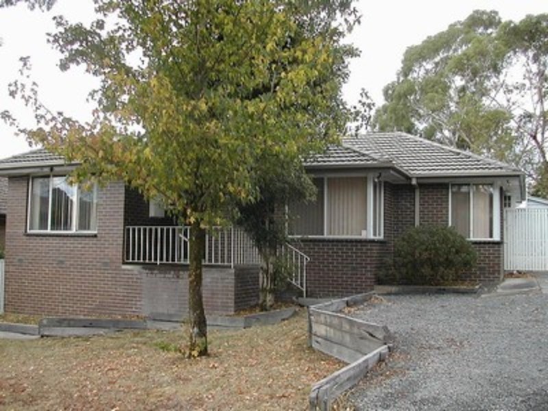 56 Ross Pincott Drive, Mooroolbark VIC 3138