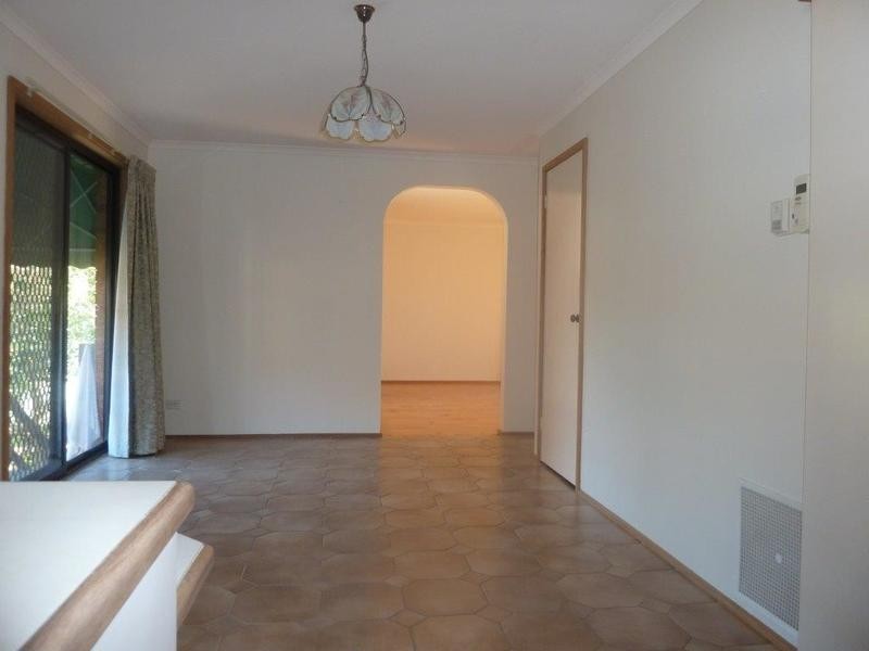 8 Nandina Close, Warranwood VIC 3134