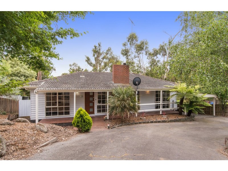 21 Weymar Crescent, Wandin North VIC 3139