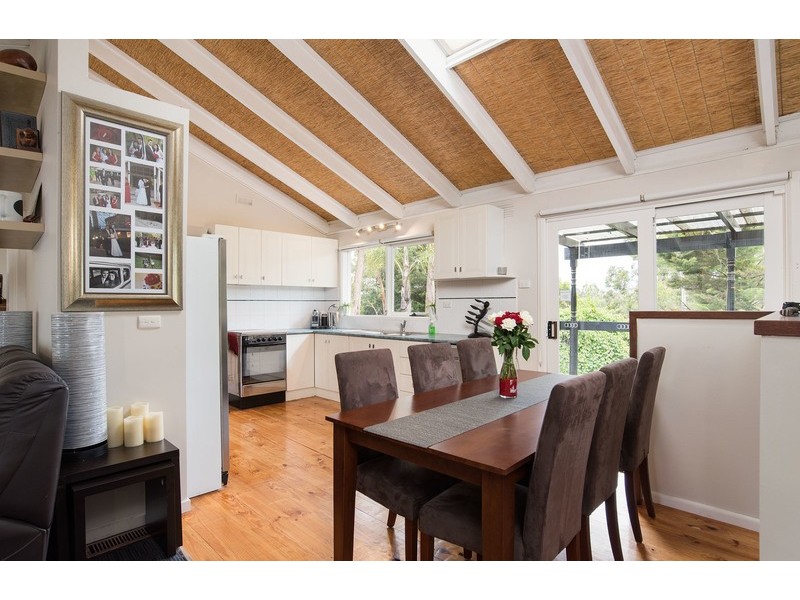 21 Weymar Crescent, Wandin North VIC 3139