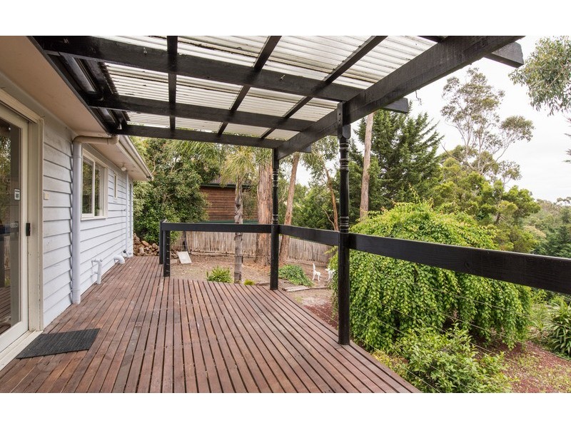 21 Weymar Crescent, Wandin North VIC 3139