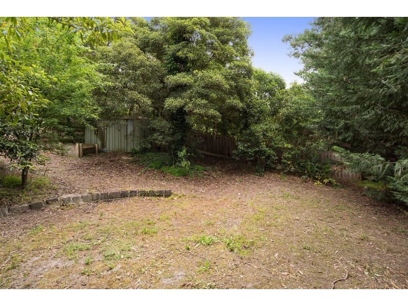 21 Weymar Crescent, Wandin North VIC 3139