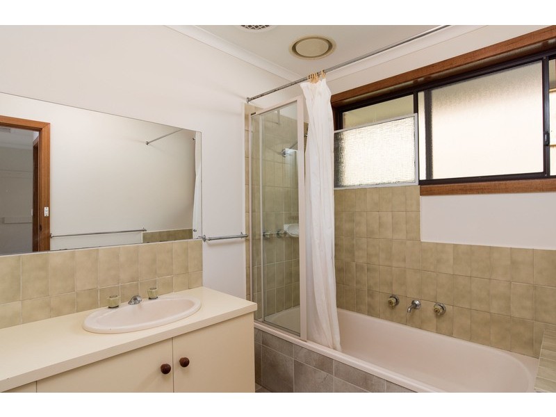 5 Maralee Drive, Mooroolbark VIC 3138