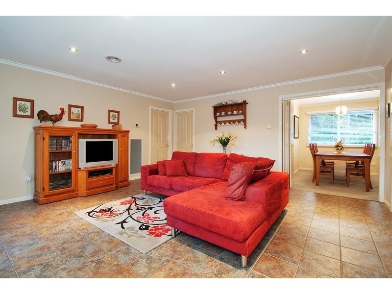 36 Rozelle Avenue, Ringwood East VIC 3135