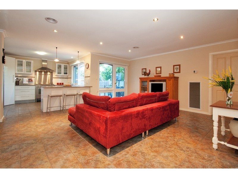 36 Rozelle Avenue, Ringwood East VIC 3135