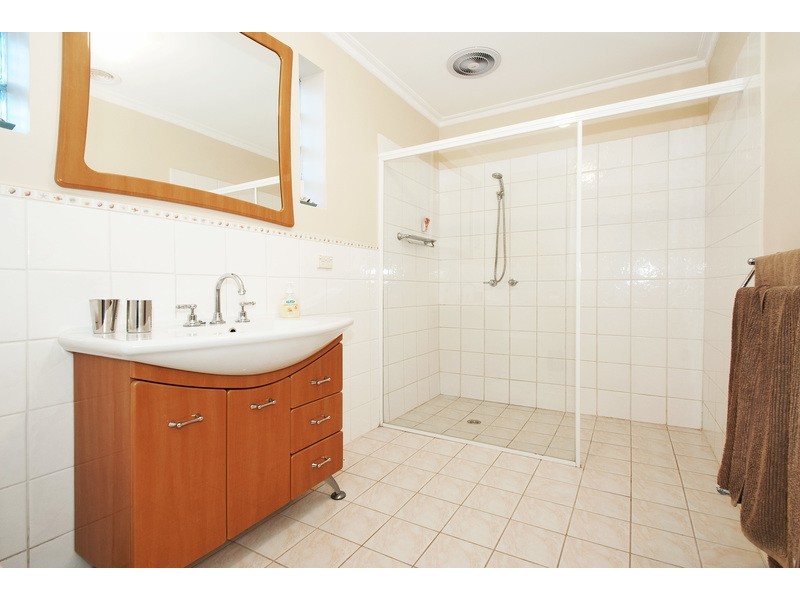 36 Rozelle Avenue, Ringwood East VIC 3135