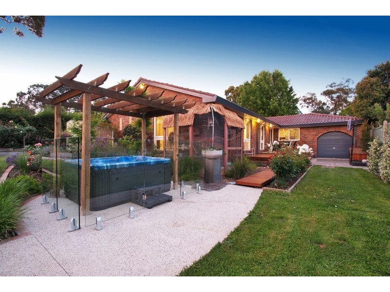 36 Rozelle Avenue, Ringwood East VIC 3135