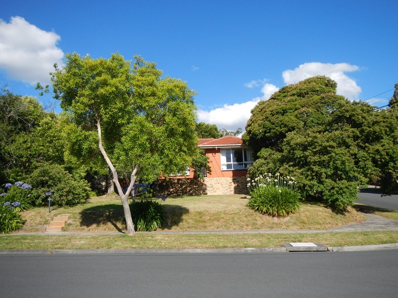 10 Burton Road, Lilydale VIC 3140