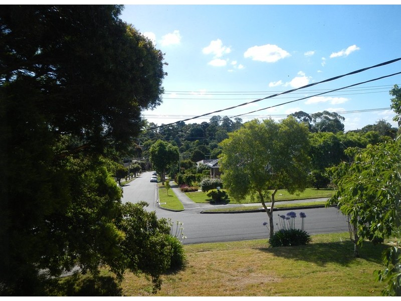 10 Burton Road, Lilydale VIC 3140