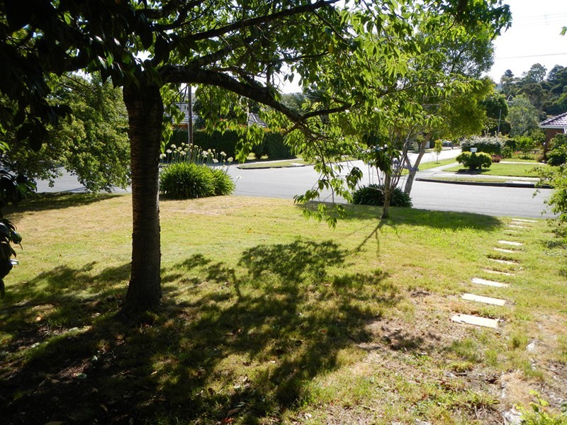 10 Burton Road, Lilydale VIC 3140