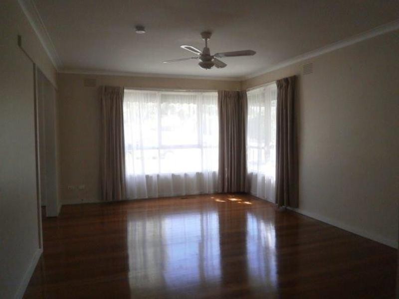 35 Rolling Hills Road, Chirnside Park VIC 3116