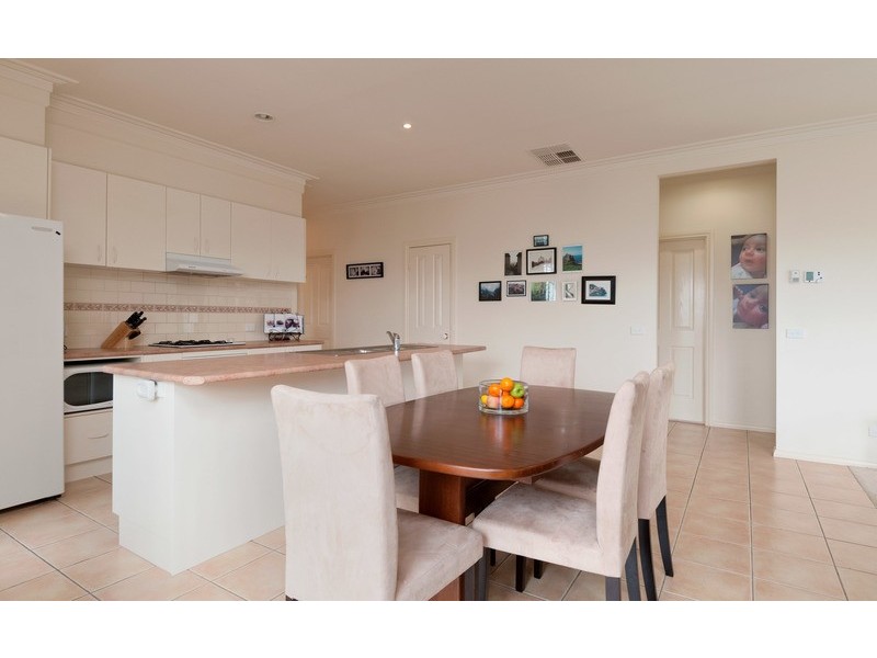 9 Bromley Close, Chirnside Park VIC 3116