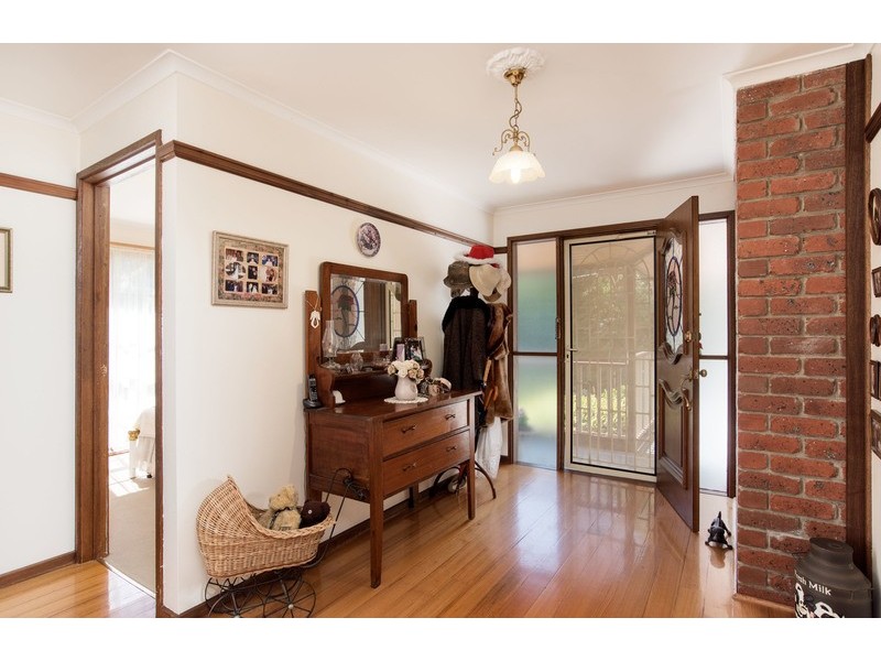 6 Farrar Way, Wandin North VIC 3139