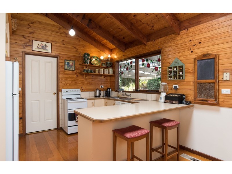 6 Farrar Way, Wandin North VIC 3139