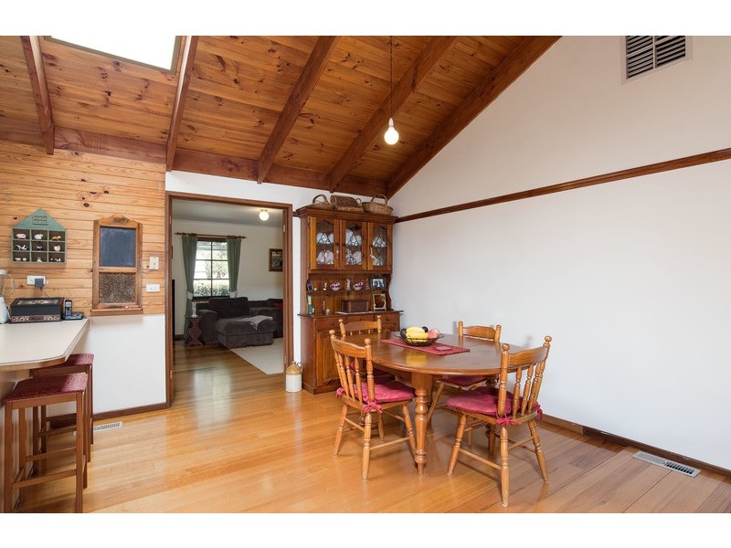 6 Farrar Way, Wandin North VIC 3139