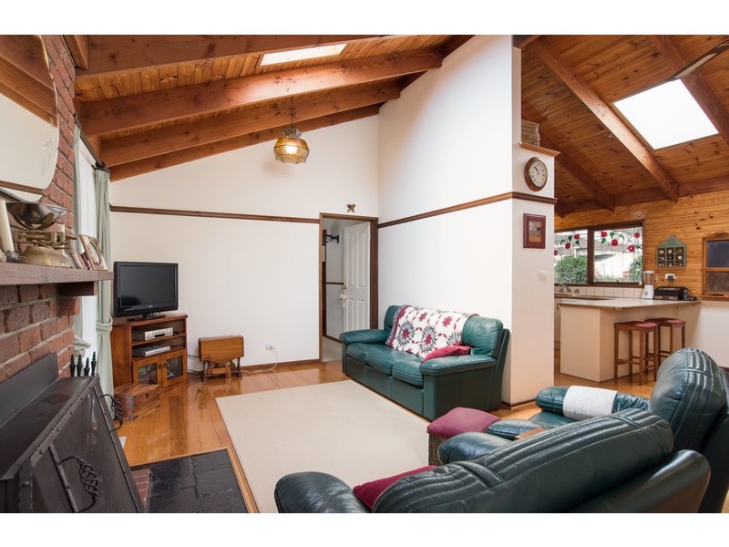 6 Farrar Way, Wandin North VIC 3139