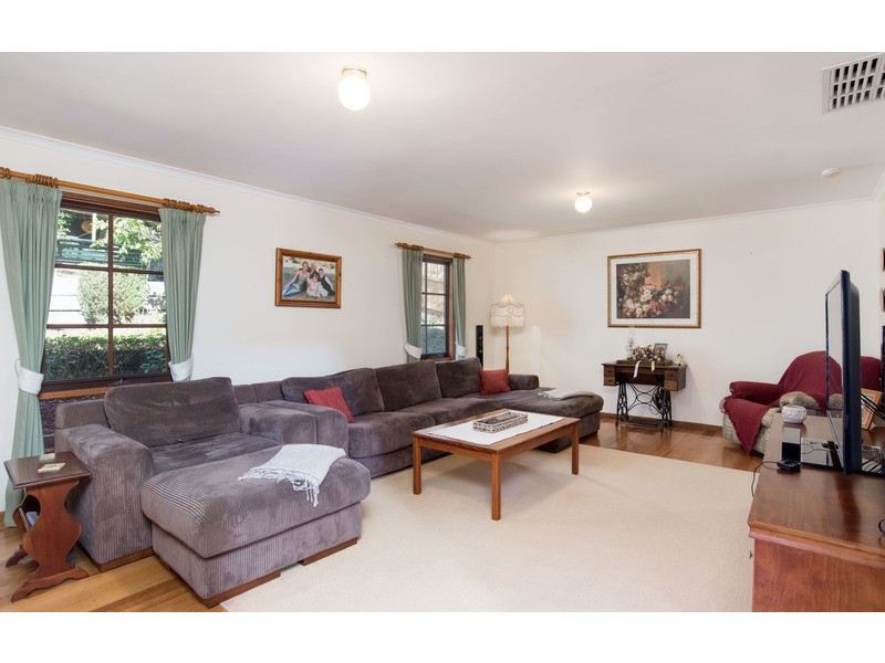 6 Farrar Way, Wandin North VIC 3139