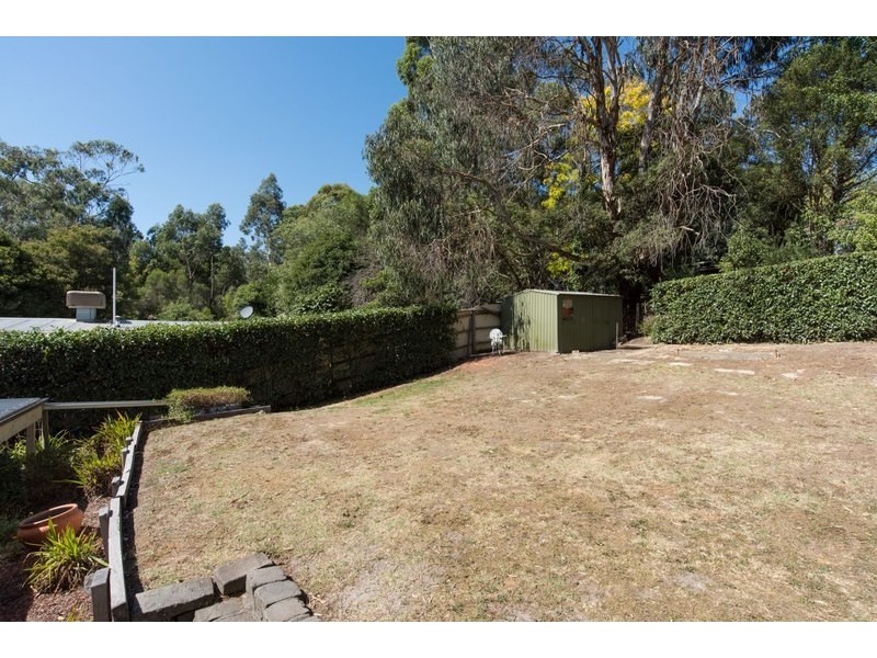 6 Farrar Way, Wandin North VIC 3139
