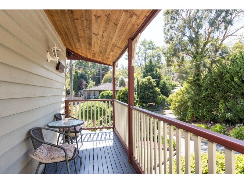 6 Farrar Way, Wandin North VIC 3139