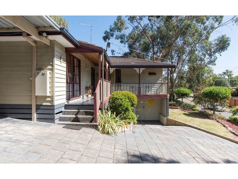 6 Farrar Way, Wandin North VIC 3139