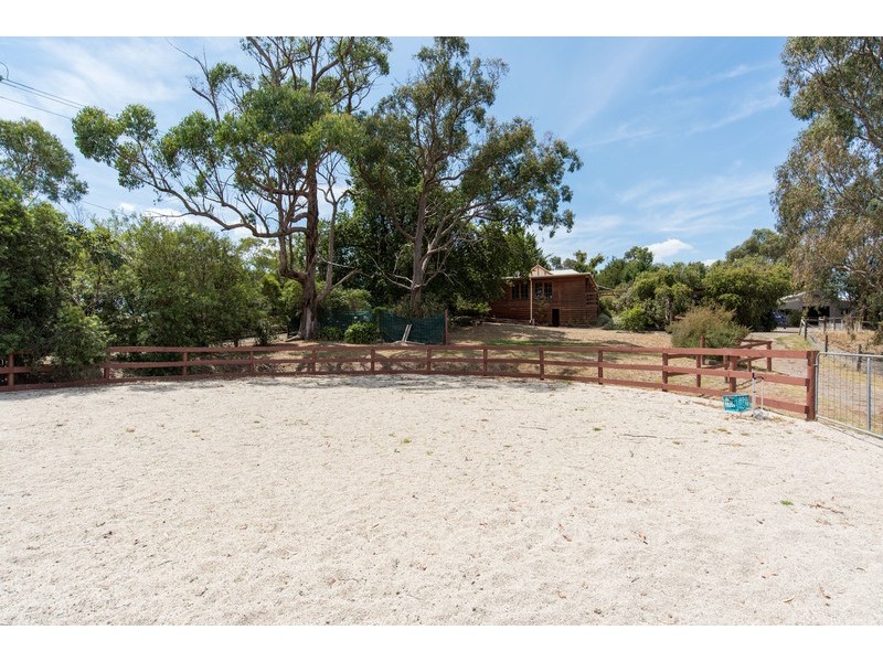 850-856 Warburton Highway, Seville East VIC 3139