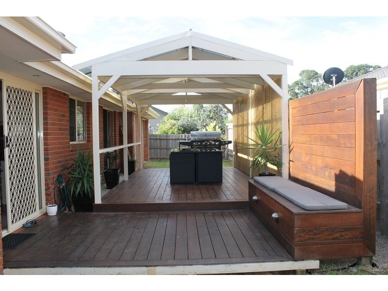 12a Longfellow Avenue, Mooroolbark VIC 3138