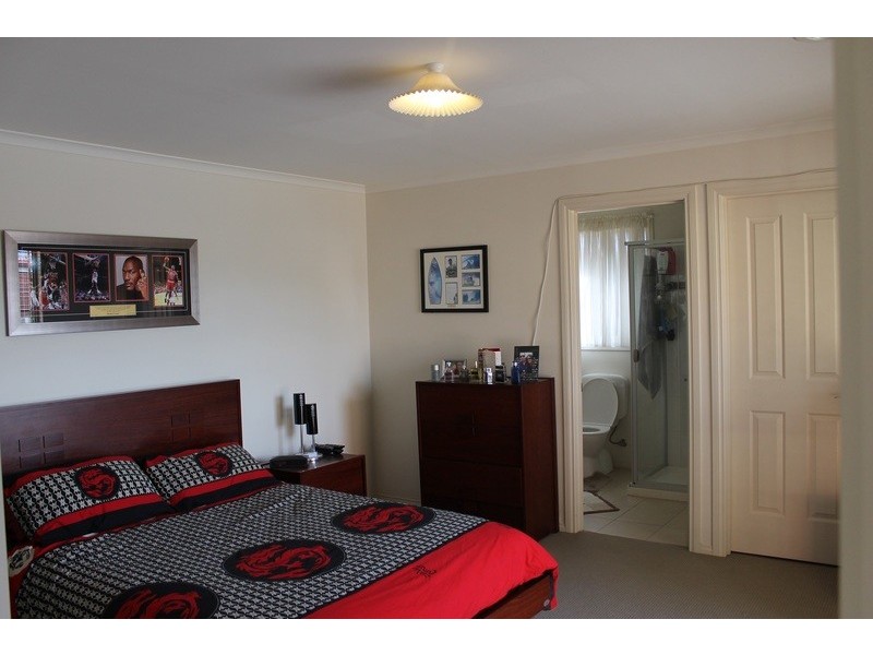 12a Longfellow Avenue, Mooroolbark VIC 3138