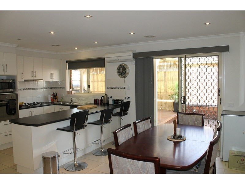 12a Longfellow Avenue, Mooroolbark VIC 3138