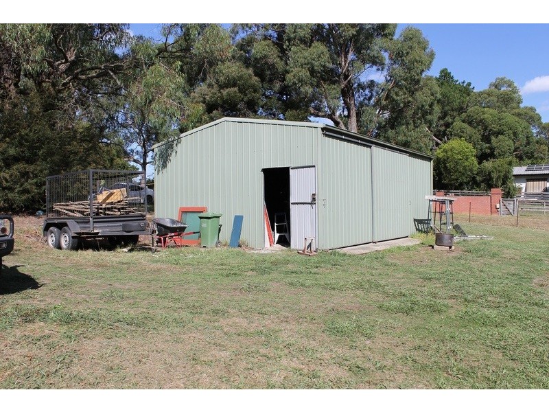 16 Lusatia Park Road, Woori Yallock VIC 3139