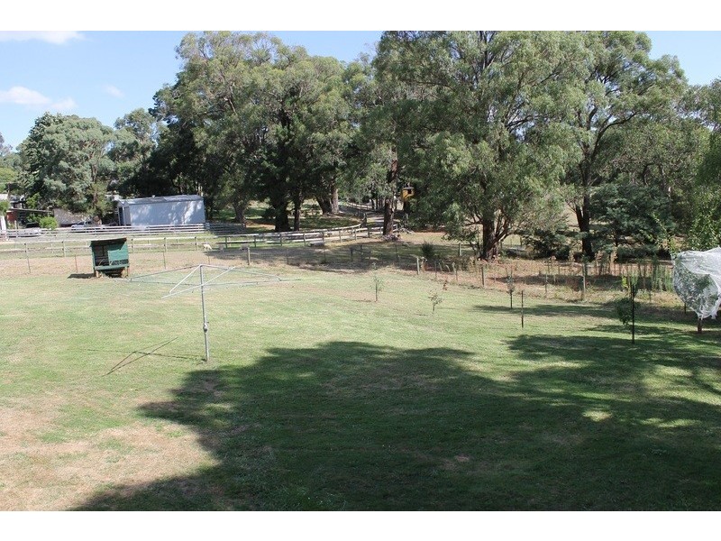 16 Lusatia Park Road, Woori Yallock VIC 3139