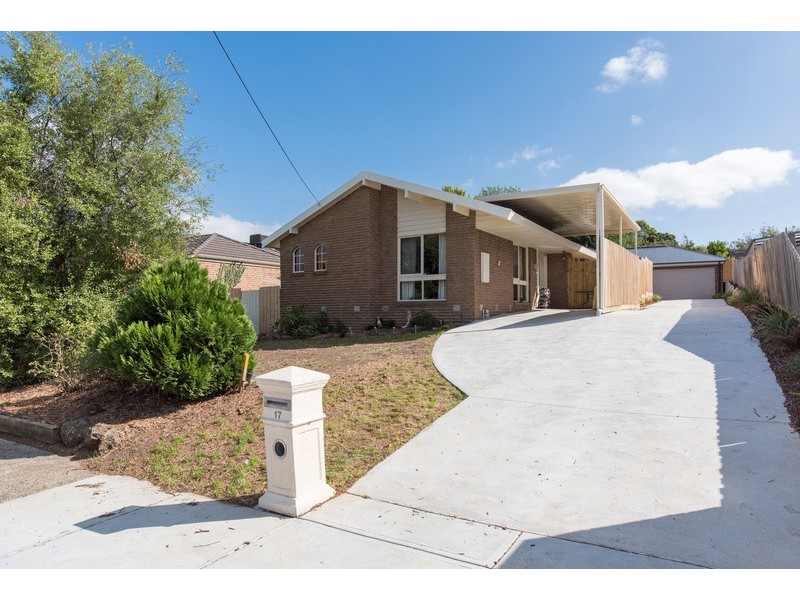 17 Old Kent Road, Mooroolbark VIC 3138