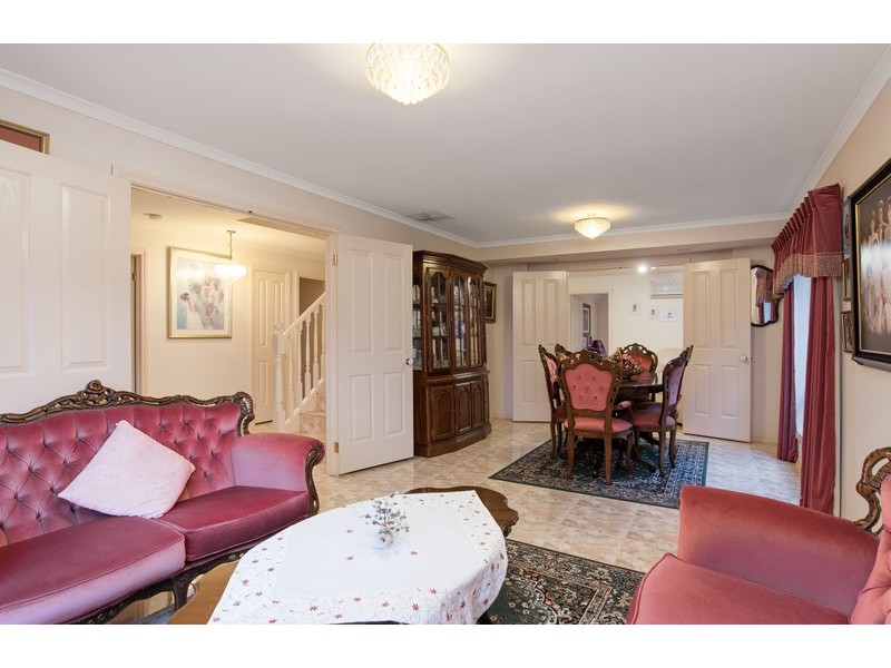 6 Yarra Hill Lane, Chirnside Park VIC 3116