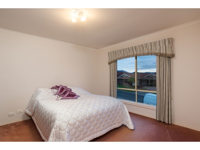 6 Yarra Hill Lane, Chirnside Park VIC 3116