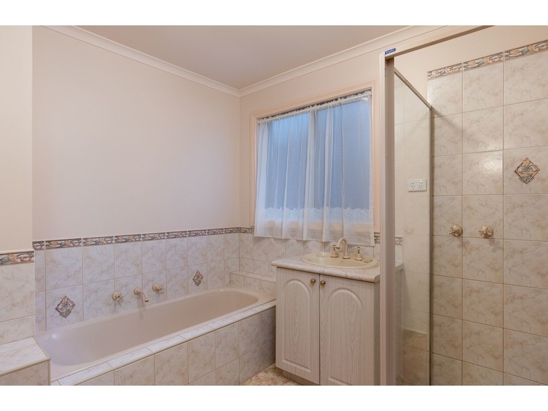 6 Yarra Hill Lane, Chirnside Park VIC 3116