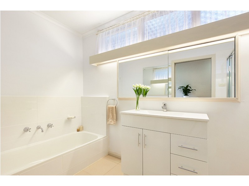 10 Mulawa Street, Croydon North VIC 3136