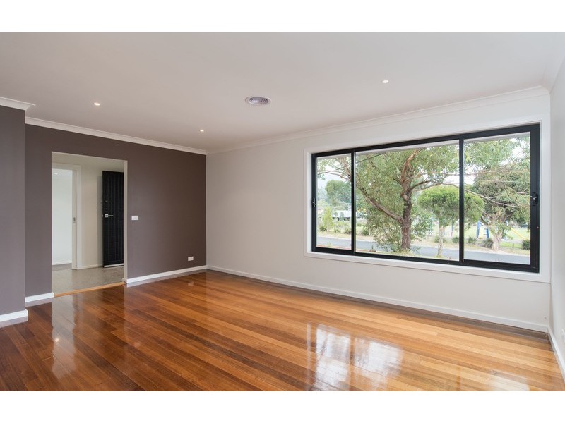 11 Bristol Court, Kilsyth VIC 3137
