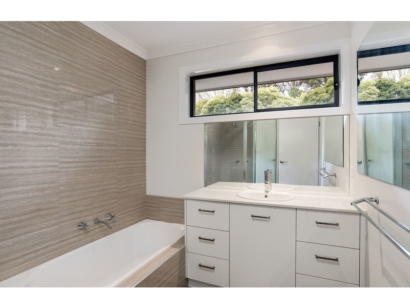 11 Bristol Court, Kilsyth VIC 3137