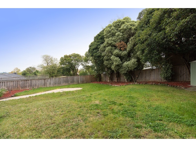 11 Bristol Court, Kilsyth VIC 3137