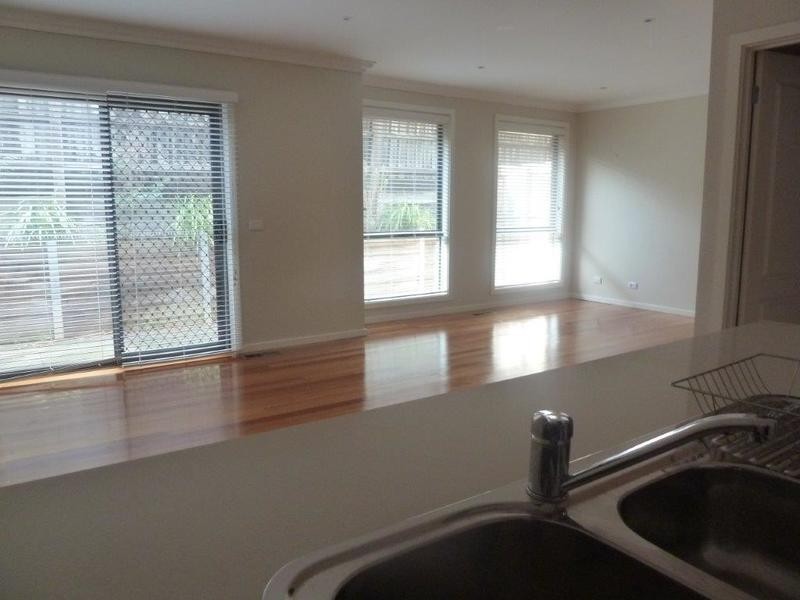 2/7 El Centro, Chirnside Park VIC 3116