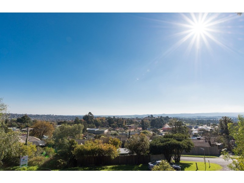 16 Alexandra Road, Lilydale VIC 3140