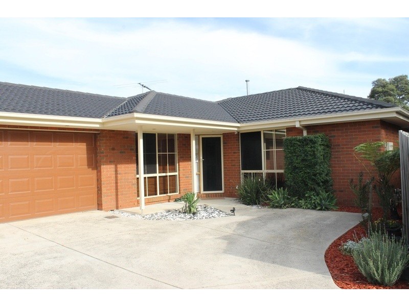 12a Longfellow Avenue, Mooroolbark VIC 3138