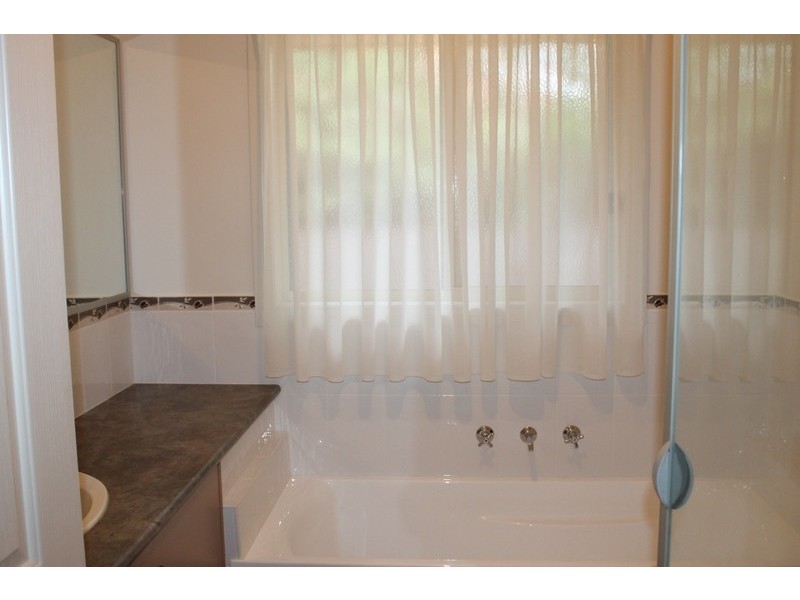 12a Longfellow Avenue, Mooroolbark VIC 3138