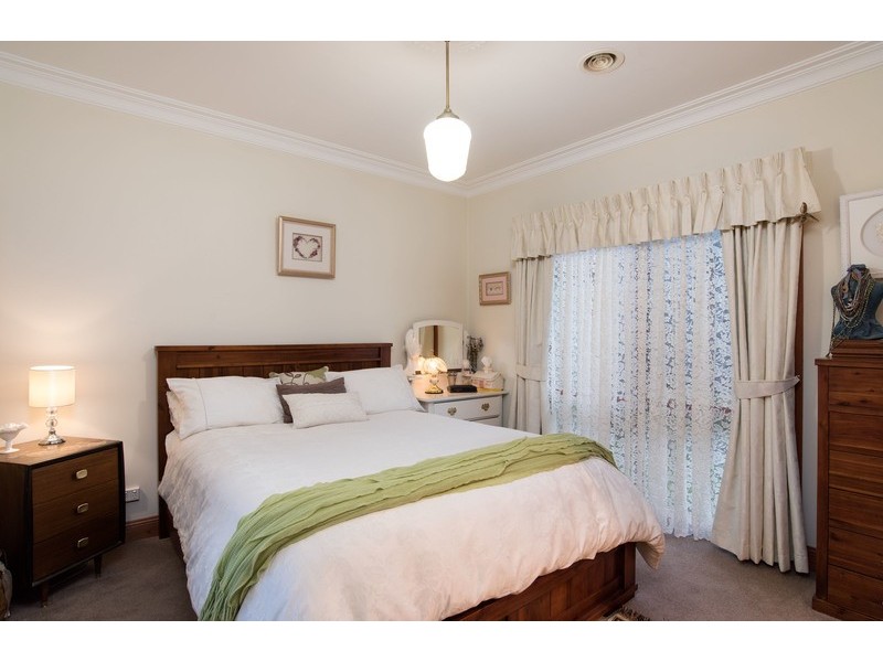 39 Pioneer Way, Kilsyth VIC 3137