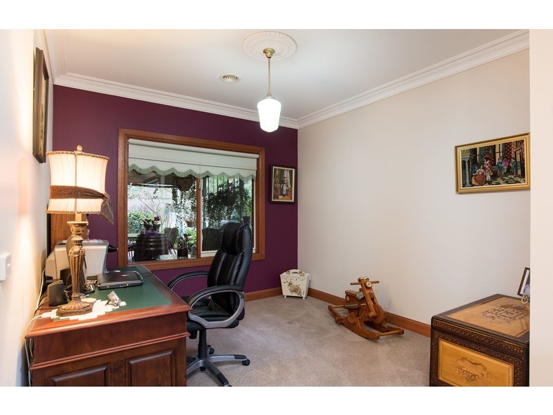 39 Pioneer Way, Kilsyth VIC 3137