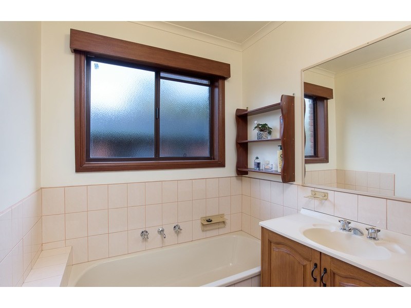 15 Edinburgh Road, Lilydale VIC 3140