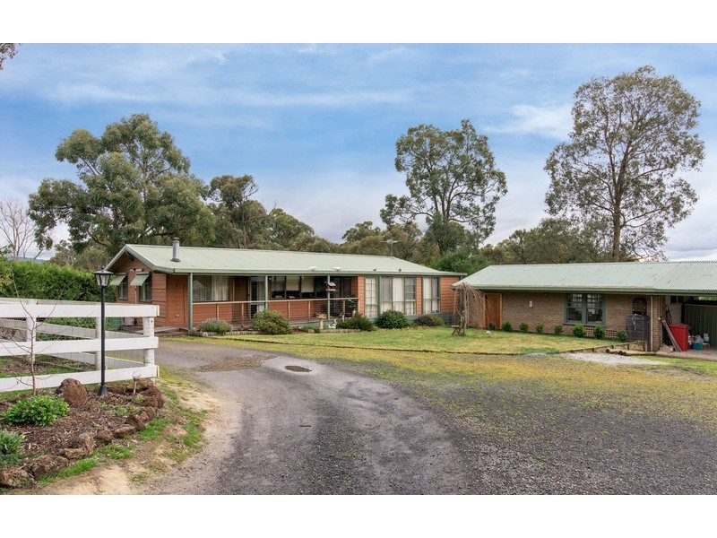14 Coopers Road, Macclesfield VIC 3782